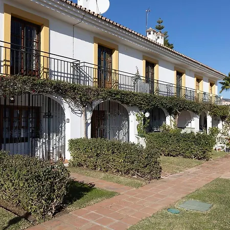 042 Classic 2 Bed Andalusian Townhouse 500m From Semesterbostad *