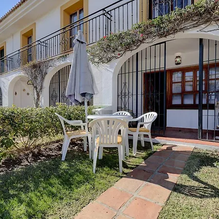 Semesterbostad 042 Classic 2 Bed Andalusian Townhouse 500m From *