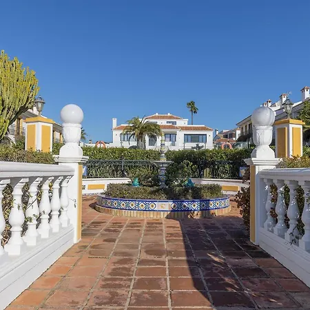 042 Classic 2 Bed Andalusian Townhouse 500m From Sitio de Calahonda