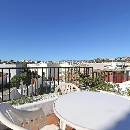 042 Classic 2 Bed Andalusian Townhouse 500m From Holiday home