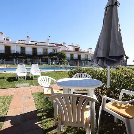 Holiday home 042 Classic 2 Bed Andalusian Townhouse 500m From