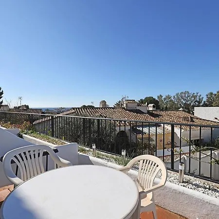 042 Classic 2 Bed Andalusian Townhouse 500m From