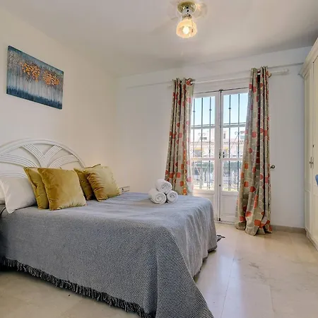 042 Classic 2 Bed Andalusian Townhouse 500m From Holiday home