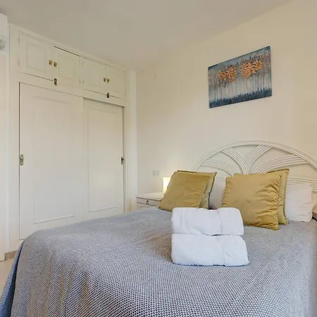 Holiday home 042 Classic 2 Bed Andalusian Townhouse 500m From Mijas
