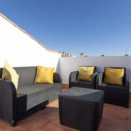 042 Classic 2 Bed Andalusian Townhouse 500m From *