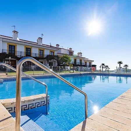 042 Classic 2 Bed Andalusian Townhouse 500m From *