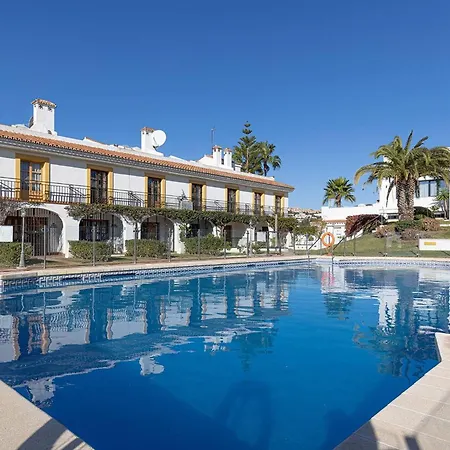 Vakantiehuis 042 Classic 2 Bed Andalusian Townhouse 500m From *